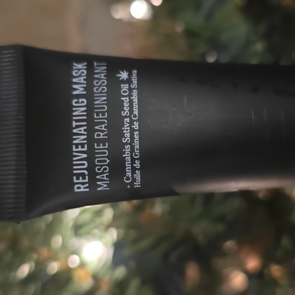 EVIO BEAUTY Rejuvenating Face Mask - NWOT - Picture 6 of 7